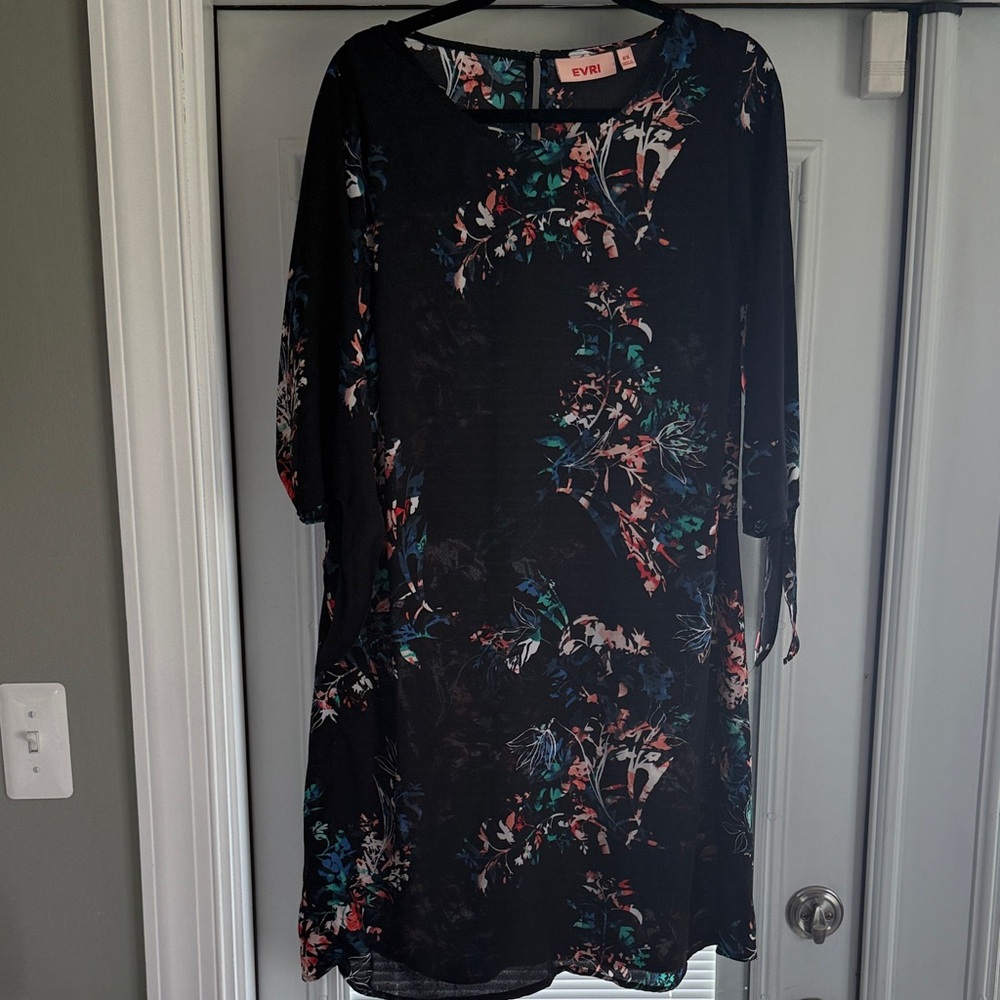 EVRI Black Floral 3/4 Sleeve Shift Dress